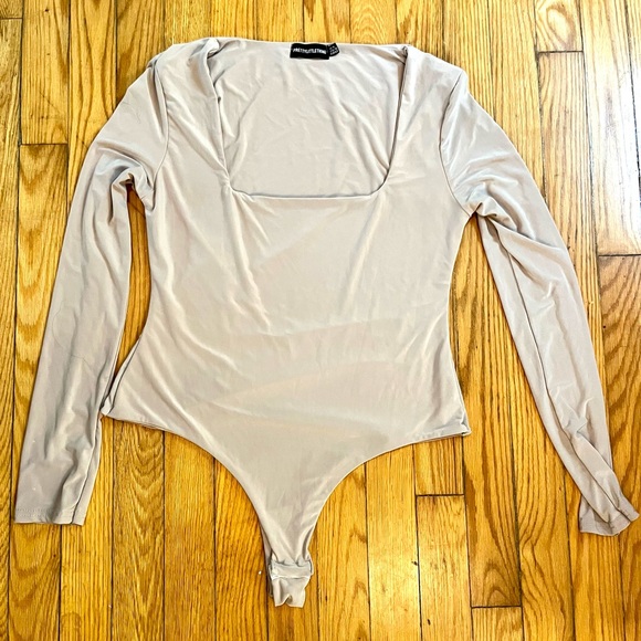 Pretty Little Things Long Sleeves Square Neck Bodysuit Size 10 - Picture 2 of 5